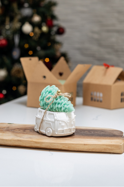 2-Piece Christmas Candle Gift Box – Christmas Tree & Cement Travel Bus