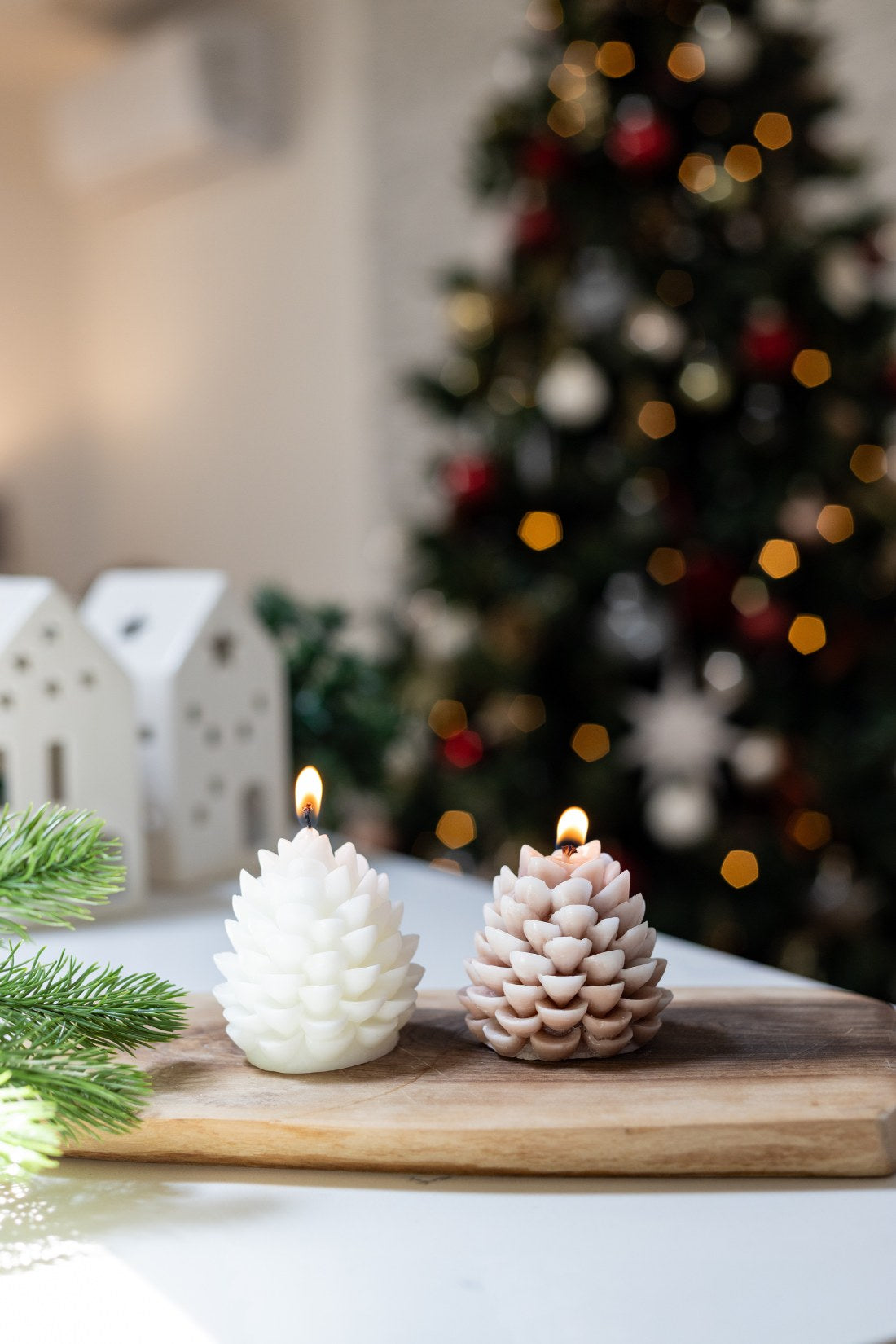 2-Piece Christmas Candle Gift Box – Pine Cones
