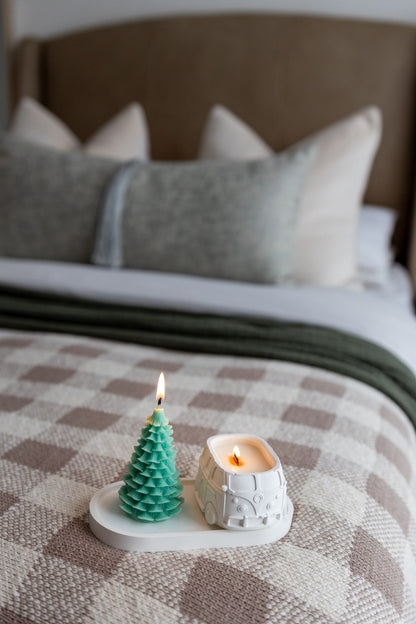 2-Piece Christmas Candle Gift Box – Christmas Tree & Cement Travel Bus