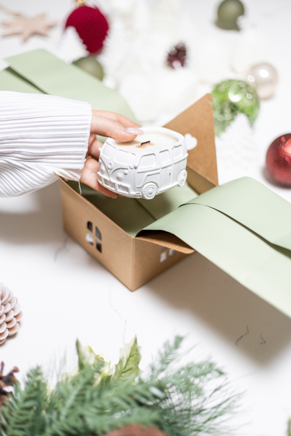 2-Piece Christmas Candle Gift Box – Christmas Tree & Cement Travel Bus