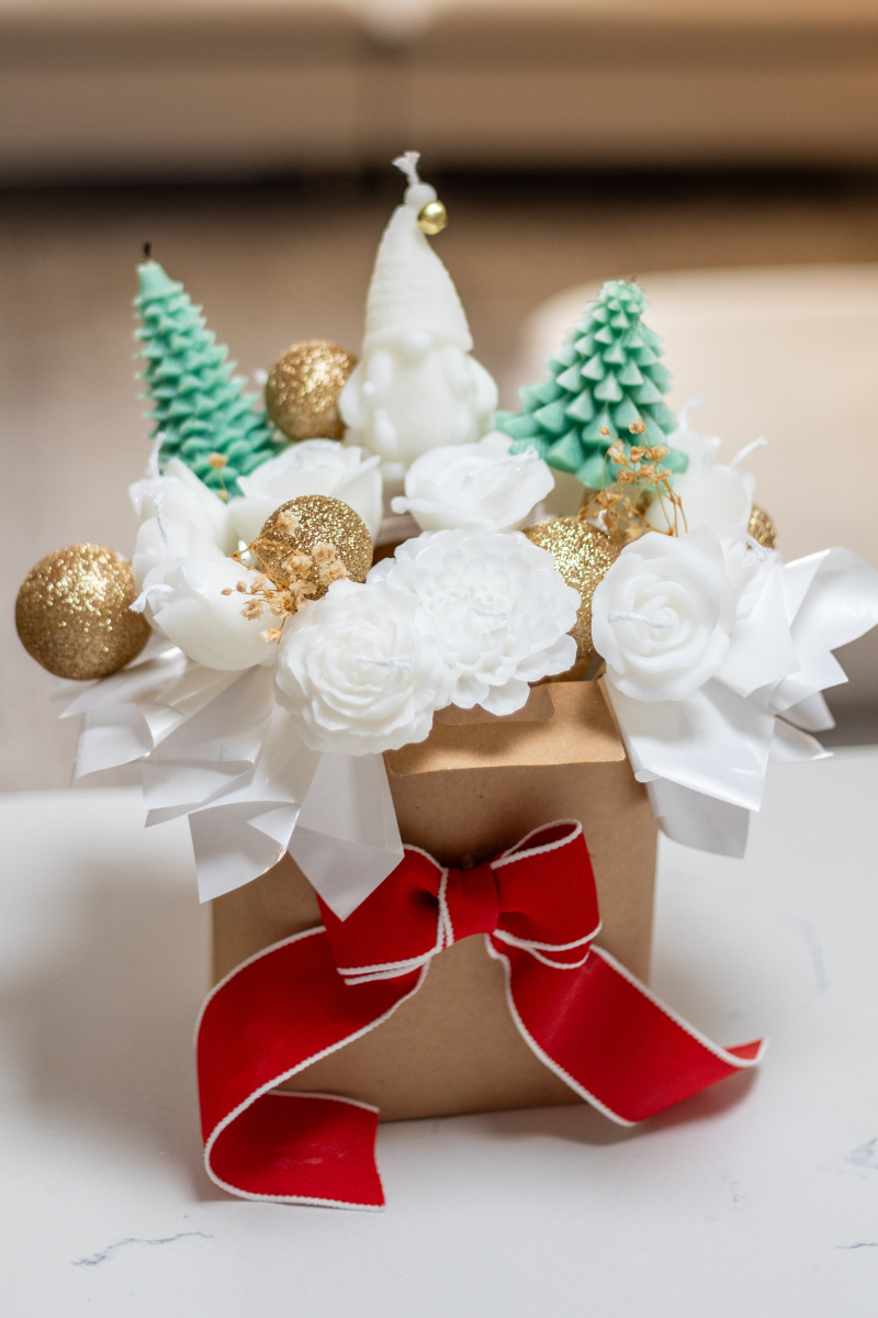 Christmas Candle Bouquet